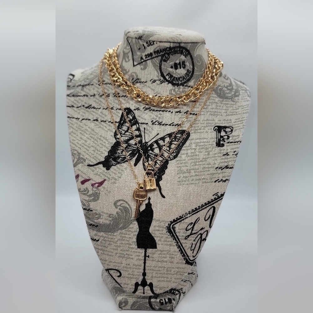 Gold colored multi-chain set